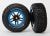 BFGoodrich T/A KM2 banden op velgen zwart/blauw voorzijde (2)